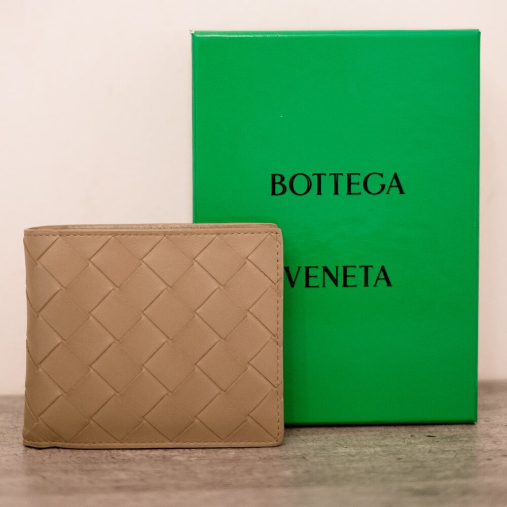 Bottega Veneta Intrecciato Bi-Fold Wallet in Travertine